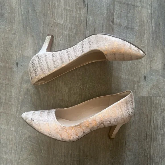 Clarks Women's Textured Cream Heels - Picture 2 of 5